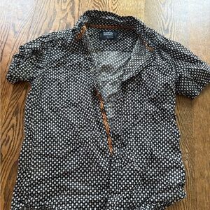 Men's skull patterned button up